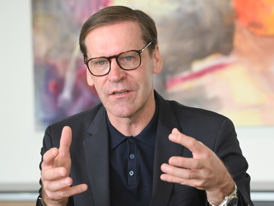 Alexander Zehnder, der Vorstandsvorsitzende des Biotechnologieunternehmens Curevac Alexander Zehnder, der Vorstandsvorsitzende des Biotechnologieunternehmens Curevac, aufgenommen am Firmensitz. Curevac entwickelt Impfstoffe auf Basis der mRNA Technologie.