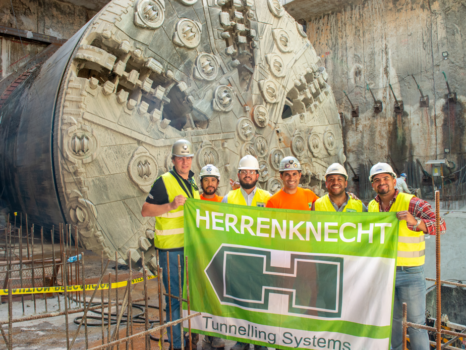 Herrenknecht-Tunnelbohrmaschine unterquert den Panama-Kanal
