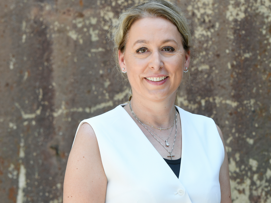 Dr. Christine Lemaitre, Geschäftsführender Vorstand DGNB e.V. lächelt freundlich in die Kamera