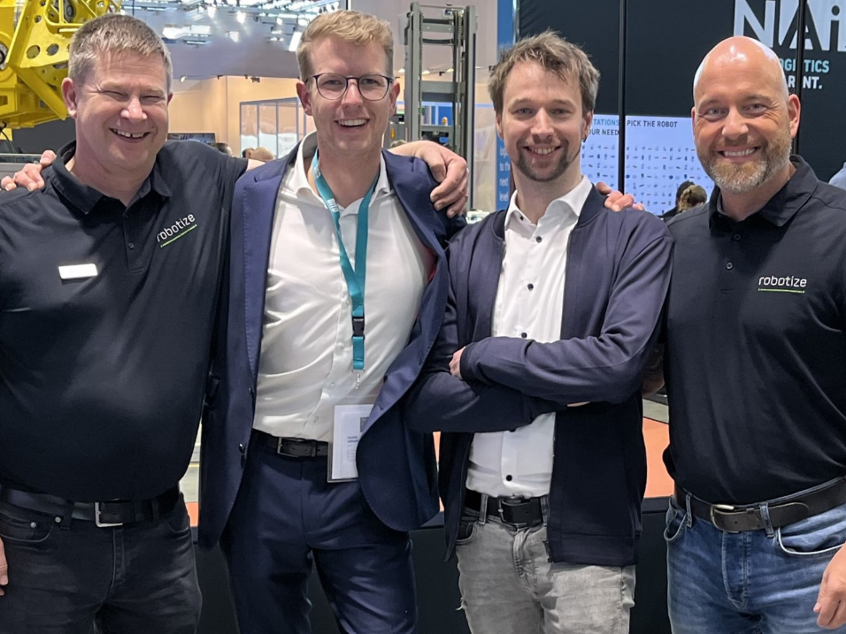 AMR: Robotize and Abraham Automation cooperate AMR: Robotize and Abraham Automation cooperate