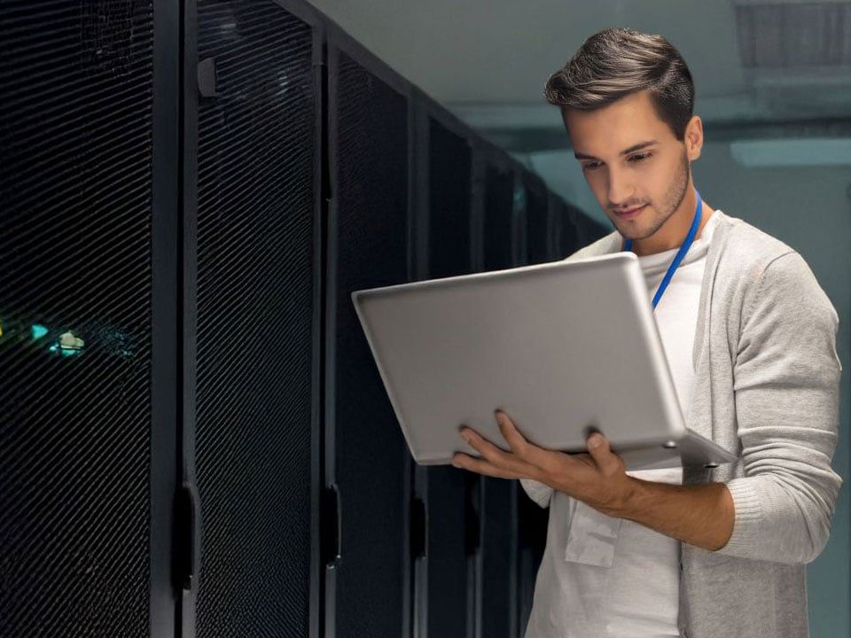 DEKRA Arbeitsmarktreport: IT-Security-Fachkräfte gefragter denn je