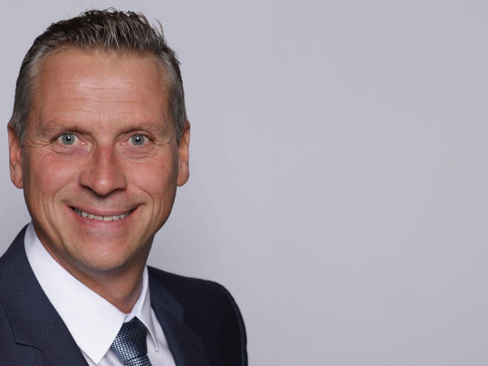 Interview mit Maik Ahlens, Sick Vertriebs-GmbH: Kartons zuverlässig und präzise positionieren Interview mit Maik Ahlens, Sick Vertriebs-GmbH: Kartons zuverlässig und präzise positionieren