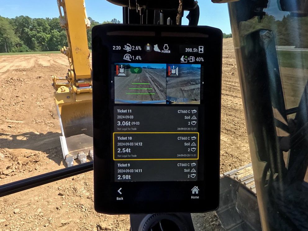 Touchpads im Fahrerhaus: Effizienz, Ergonomie und Digitalisierung auf der Baustelle Touchpads im Fahrerhaus: Effizienz, Ergonomie und Digitalisierung auf der Baustelle