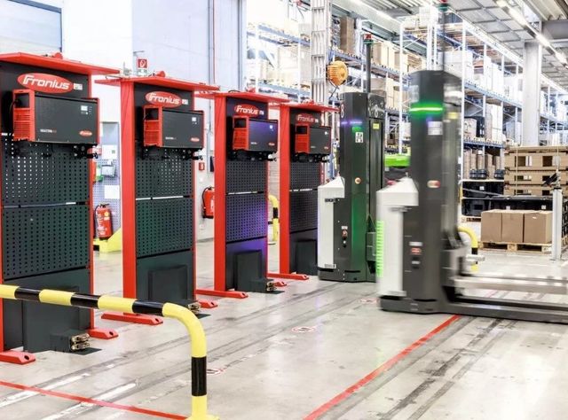 Staplerkomponenten: Effizient und sicher laden Staplerkomponenten: Effizient und sicher laden