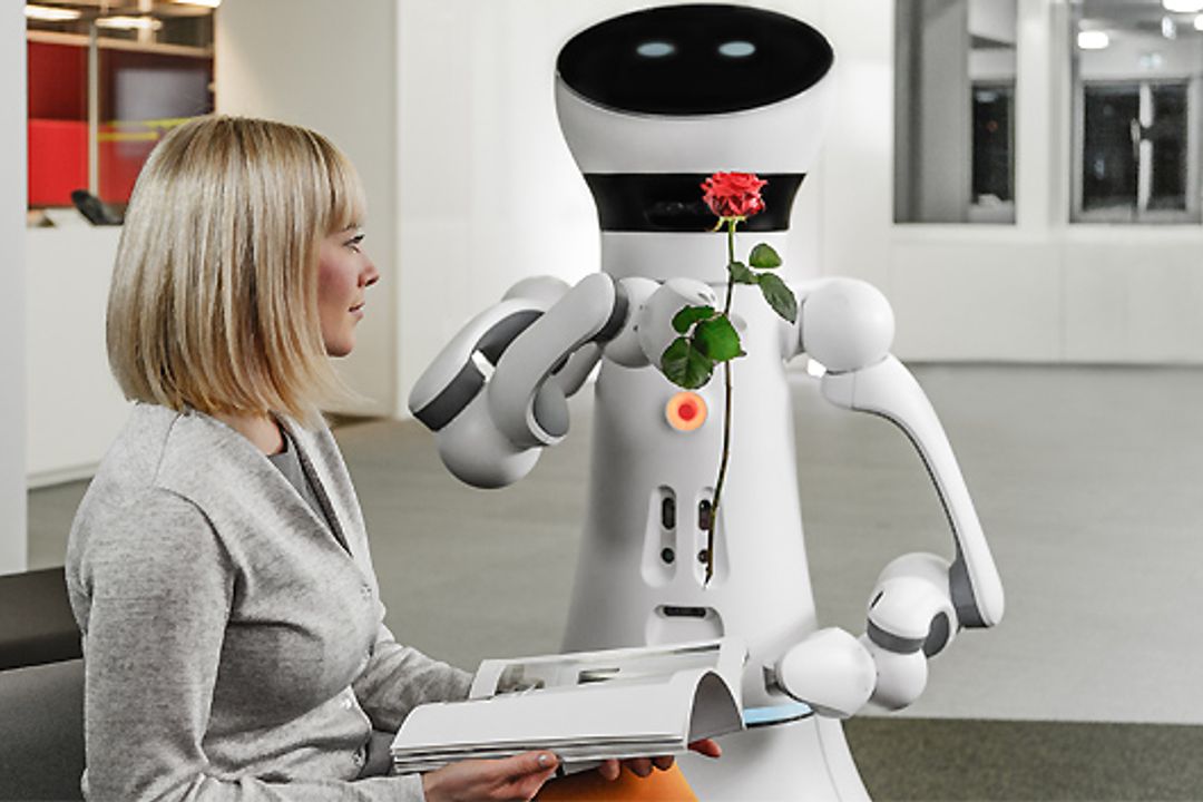 Care-O-bot - die mobile Servicerobotik-Plattform des Fraunhofer IPA Care-O-bot - die mobile Servicerobotik-Plattform des Fraunhofer IPA