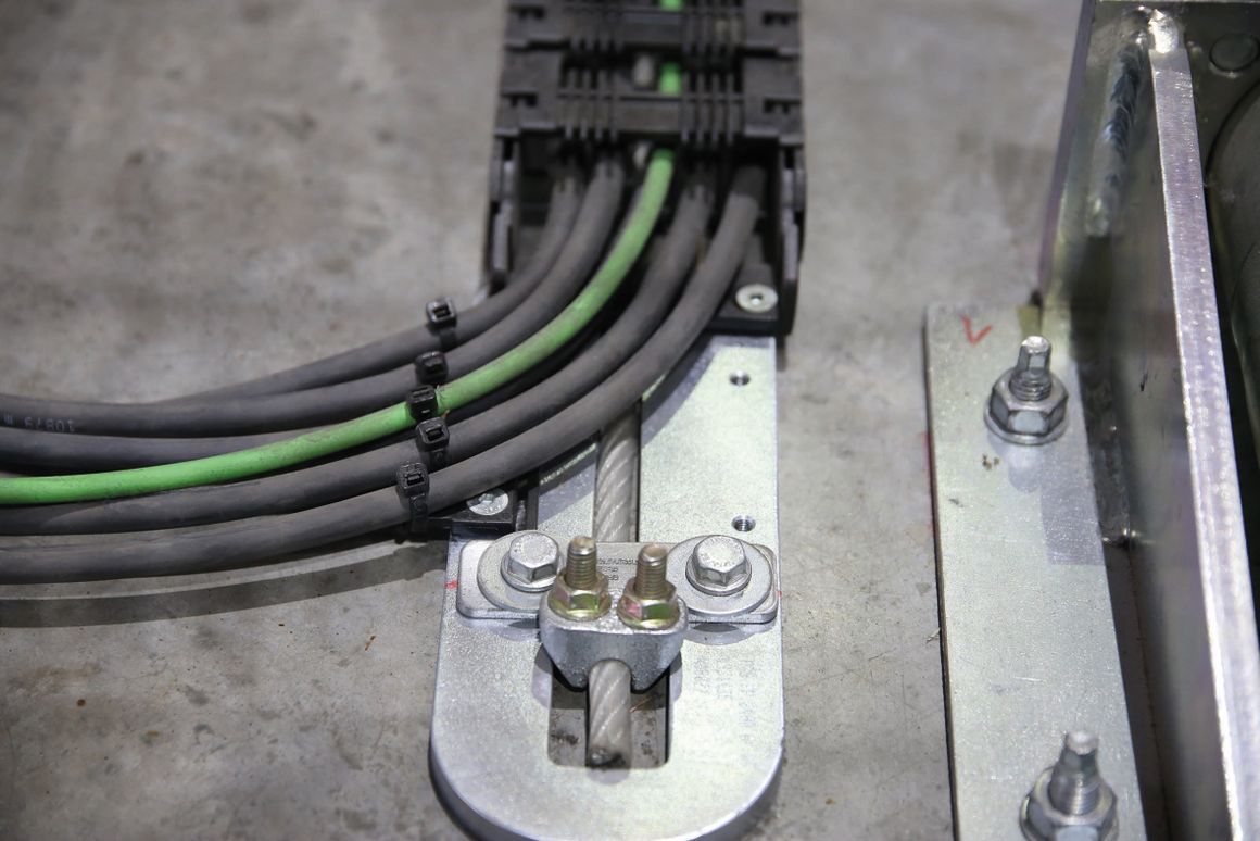 Energy supply: Energy chains: quick to install and safe Energy supply: Energy chains: quick to install and safe