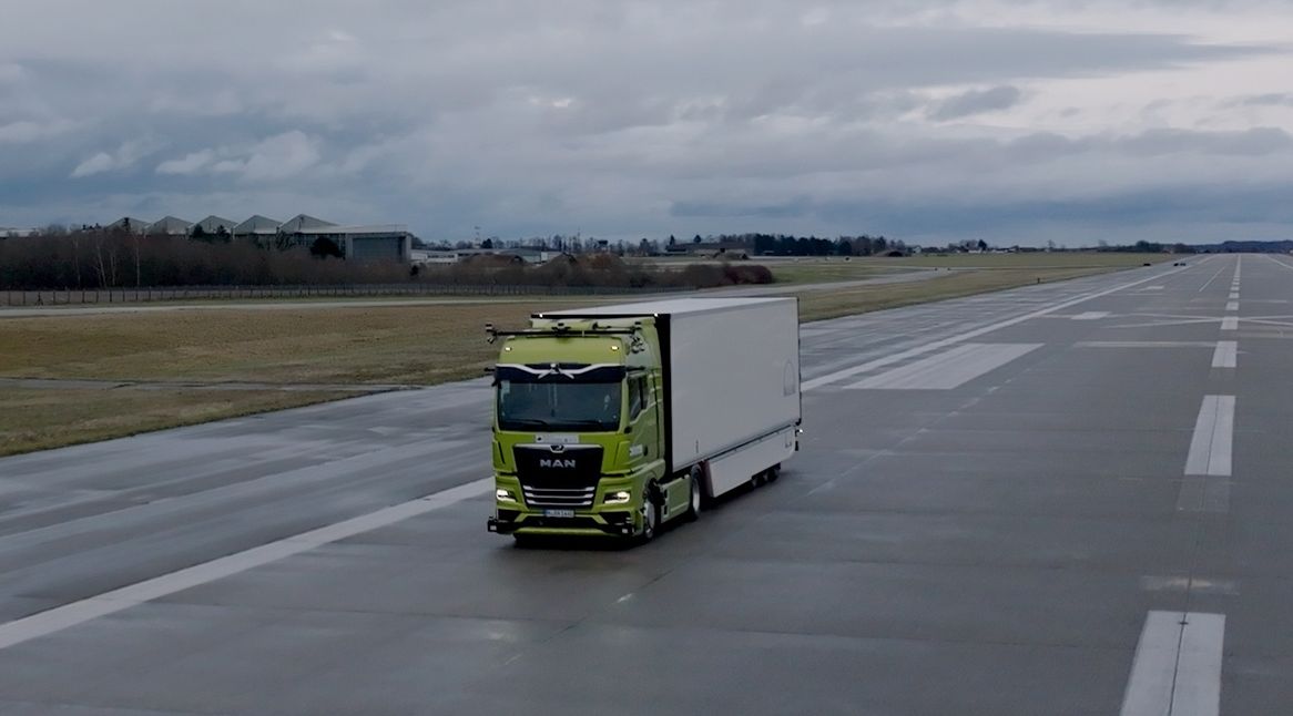 Die Technologie bietet Potenzial zur Reduzierung von Ermüdungsunfällen, zur Bewältigung des zunehmenden Fahrermangels und zur Optimierung von Transportprozessen hinsichtlich Effizienz und Umweltfreundlichkeit. Die Technologie bietet Potenzial zur Reduzierung von Ermüdungsunfällen, zur Bewältigung des zunehmenden Fahrermangels und zur Optimierung von Transportprozessen hinsichtlich Effizienz und Umweltfreundlichkeit.