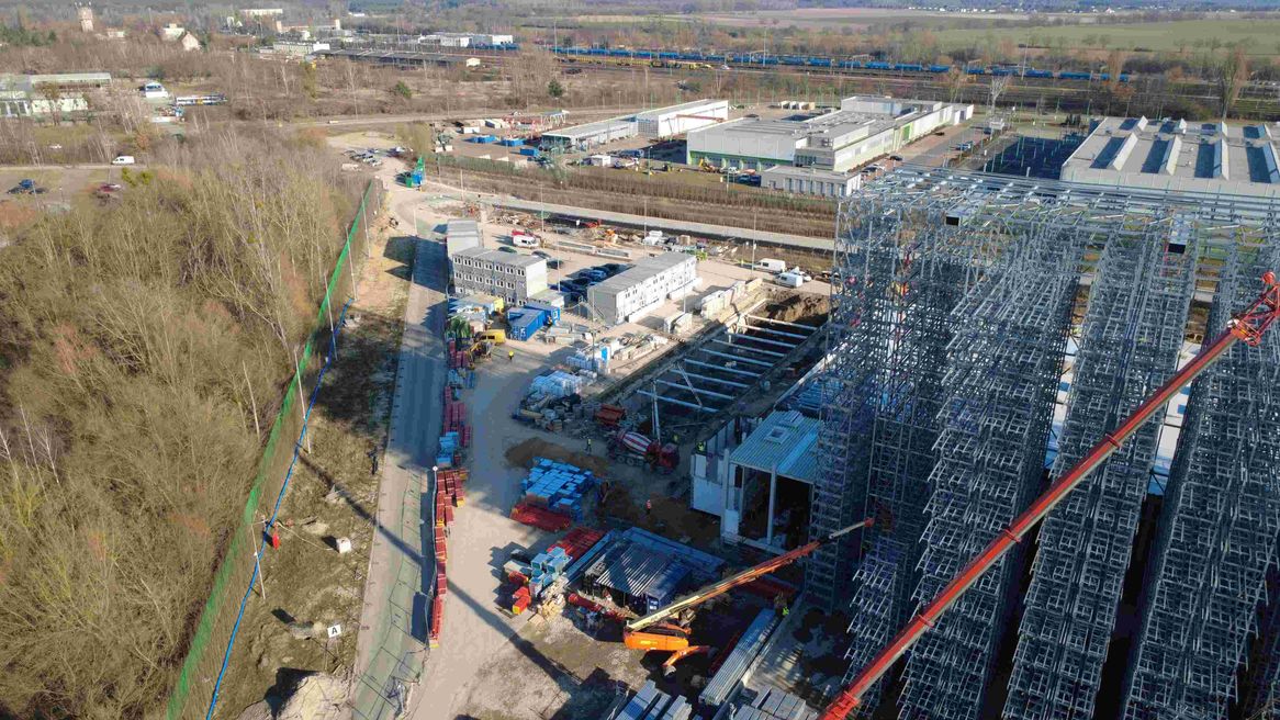 Regaltechnik: System Logistics realisiert neues Hochregallager bei Asahi Poznań Regaltechnik: System Logistics realisiert neues Hochregallager bei Asahi Poznań