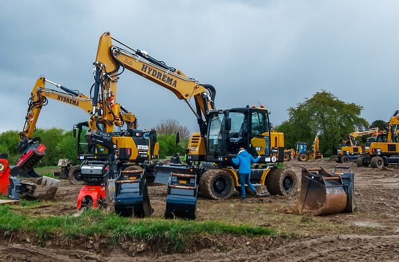 Strahlende Sonne und strahlende Augen: Hydrema Public Days 2024 begeistern Baumaschinen-Fans in Weimar Strahlende Sonne und strahlende Augen: Hydrema Public Days 2024 begeistern Baumaschinen-Fans in Weimar