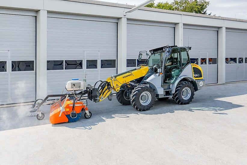 Serienmäßig verfügen alle Modelle über einen Deutz-Motor mit 55 kW / 75 PS, optional ist für die Modelle 8105, 8115 und 8095T ein Motor mit 74,4 kW / 100 PS erhältlich.