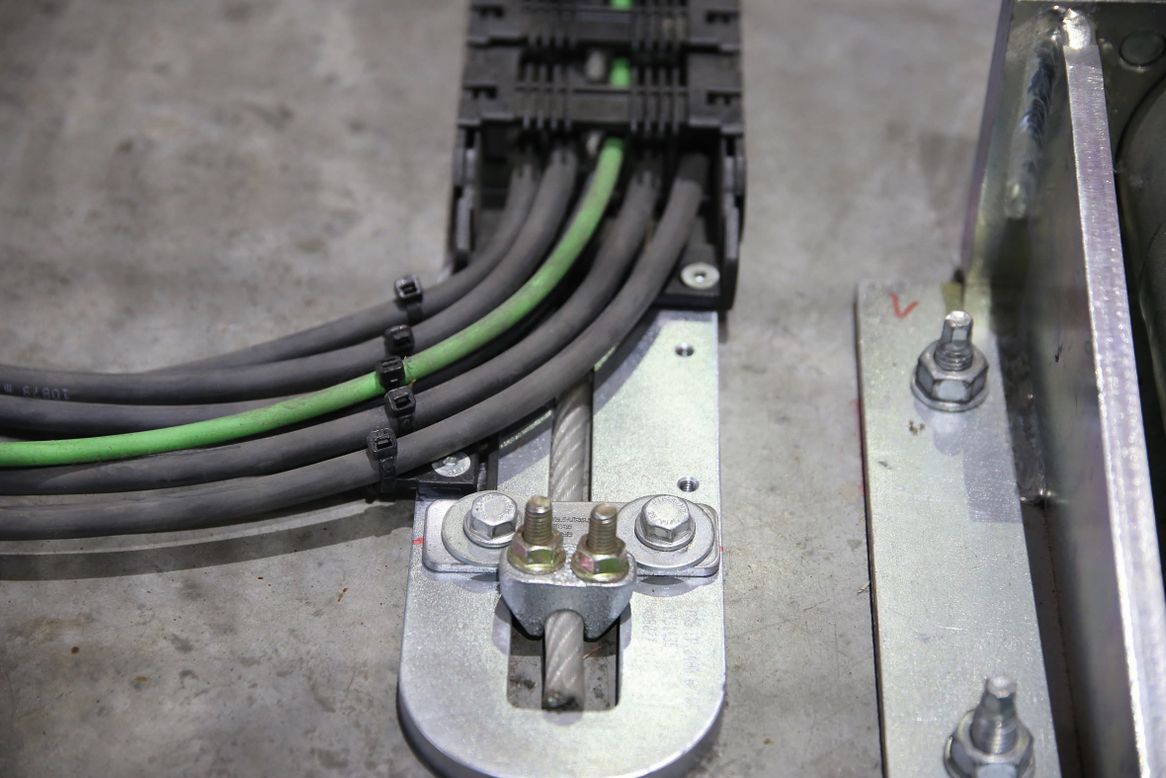 Energy supply: Energy chains: quick to install and safe Energy supply: Energy chains: quick to install and safe
