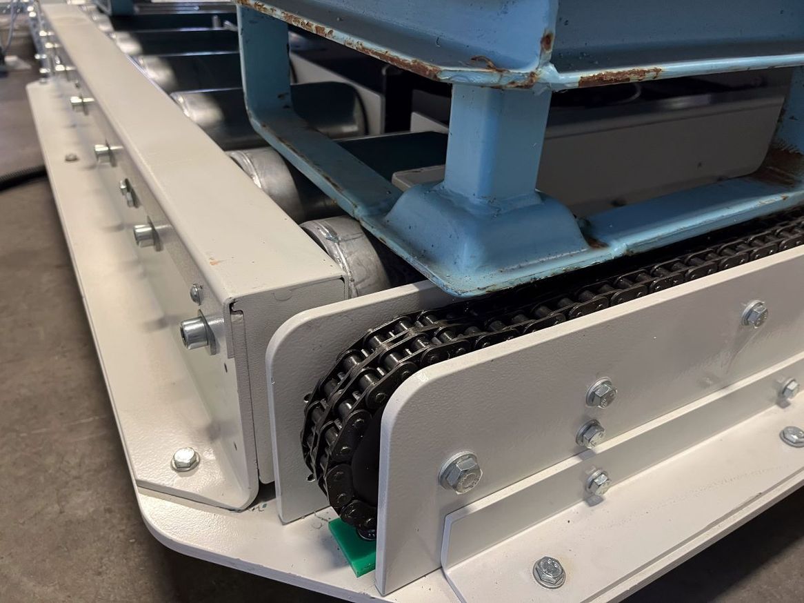 Solution for special load carriers: Optimized conveyor technology for commercial vehicle manufacturers Solution for special load carriers: Optimized conveyor technology for commercial vehicle manufacturers