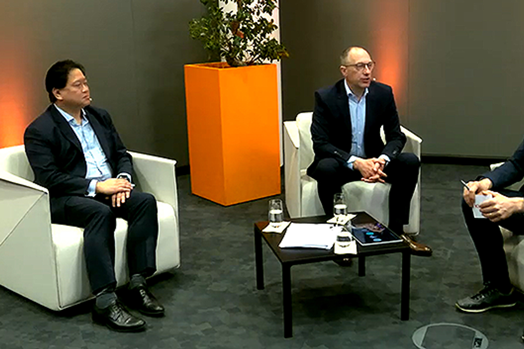 CFO Alexander Liong Hauw Tan, CEO Peter Mohnen and company spokesman Wolfgang Meisen at Kuka's virtual annual press conference