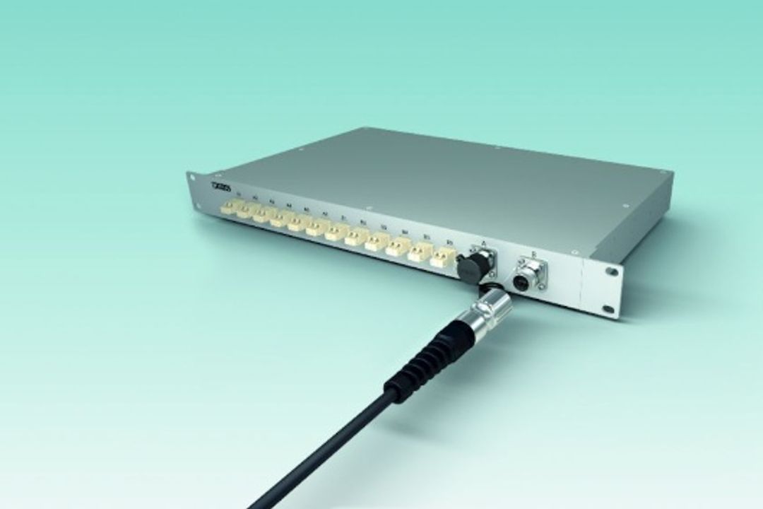 Fiber optic connectors from the M17 MPO series Fiber optic connectors from the M17 MPO series
