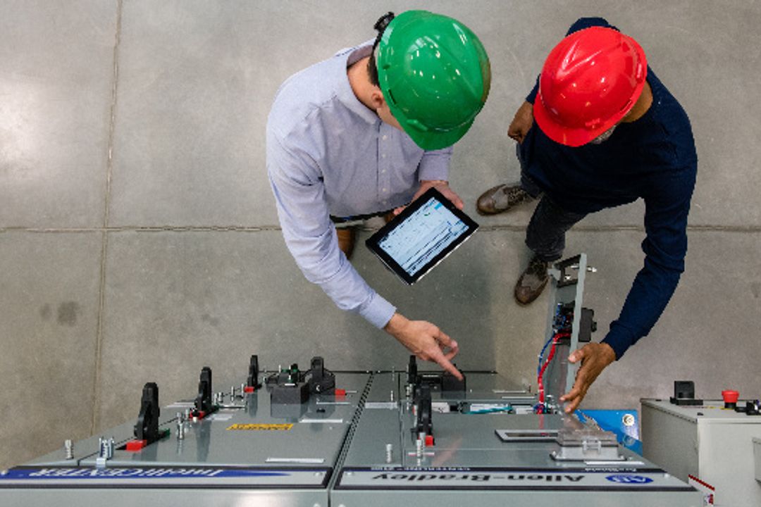 Rockwell Automation und PTZ haben ihre Allianz erweitert und treiben das Thema IIoT gemeinsam weiter. Rockwell Automation und PTZ haben ihre Allianz erweitert und treiben das Thema IIoT gemeinsam weiter.