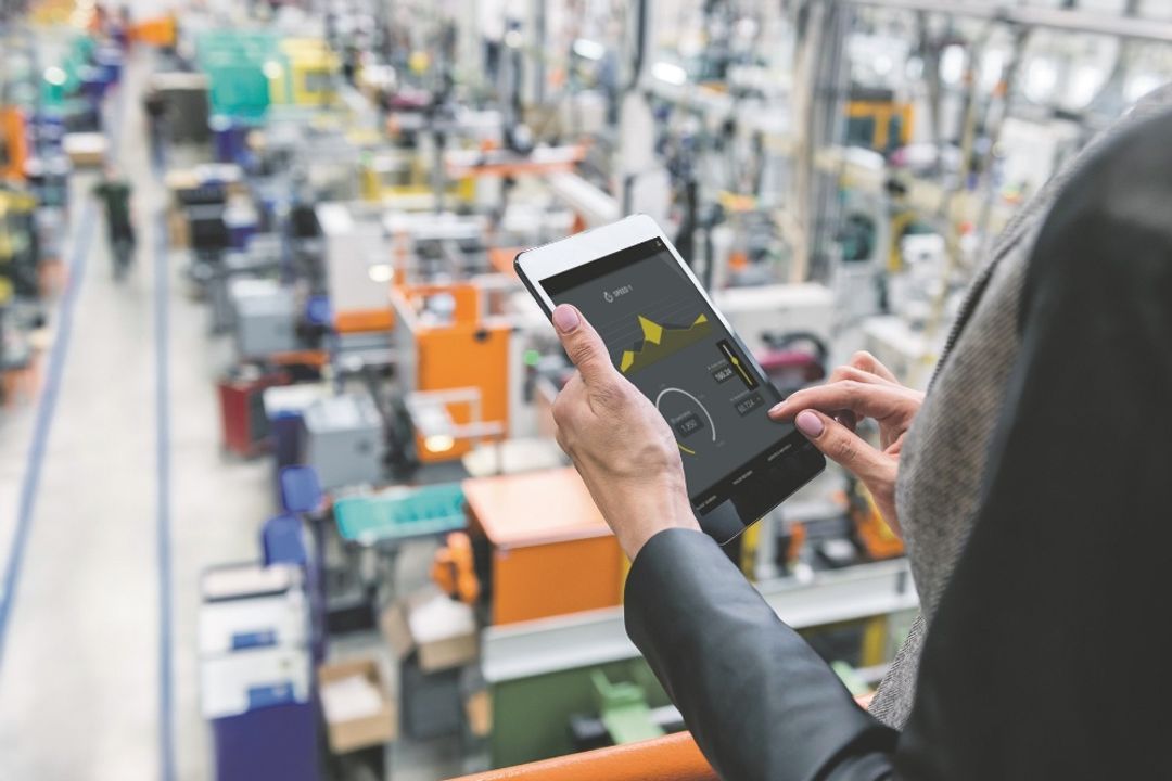Transfer alarms and status information regardless of manufacturer or to other machines, operating devices, monitoring controls or ERP systems. Transfer alarms and status information regardless of manufacturer or to other machines, operating devices, monitoring controls or ERP systems.