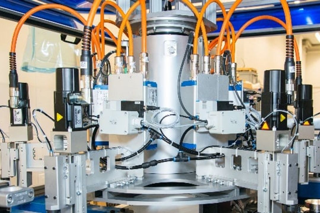 TÜV-certified safety solution with UL approval from Kollmorgen