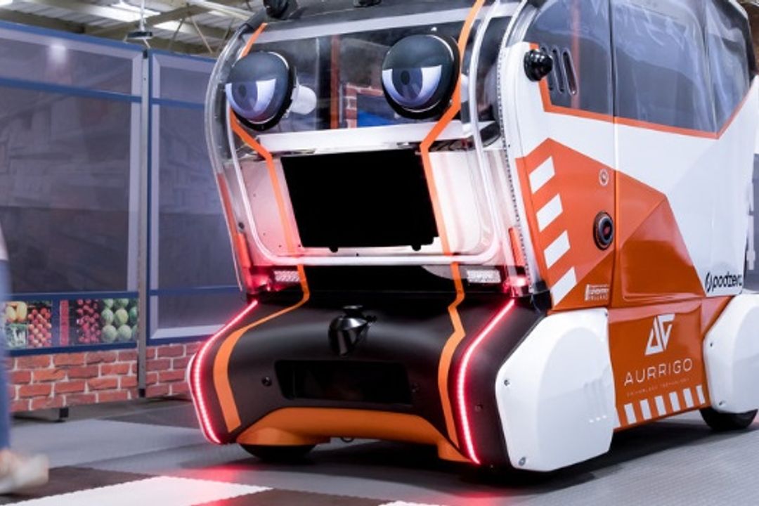 Ingenieure kooperieren mit Psychologen, um menschliches Vertrauen in selbstfahrende Autos zu erforschen. Hierfür würden Pods mit virtuellen Augen entwickelt.