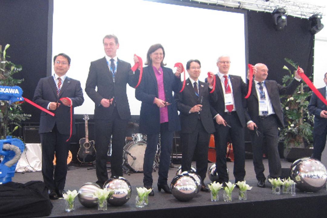 Opening of the Yaskawa extension Opening of the Yaskawa extension
