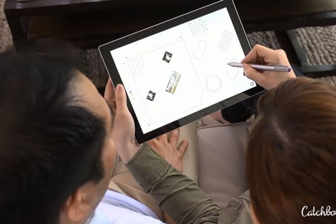 Operating Catchbook with a pen Operating Catchbook with a pen