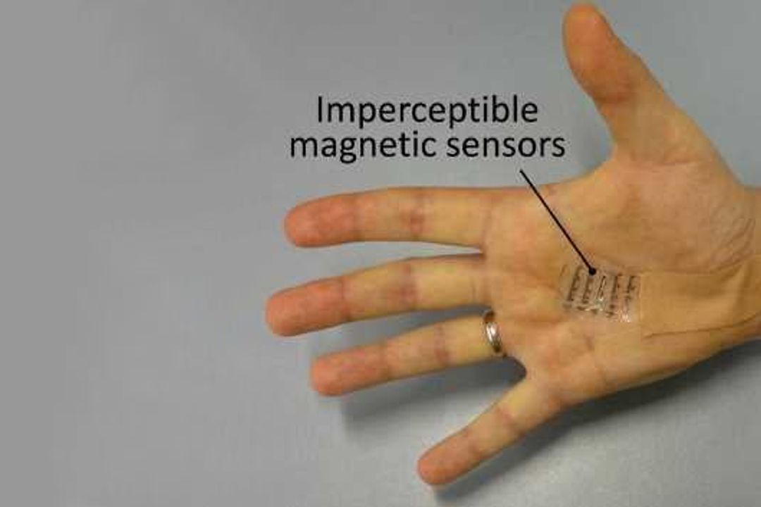 Vom IFW entwickelter hauchdünner Magnetsensor Vom IFW entwickelter hauchdünner Magnetsensor