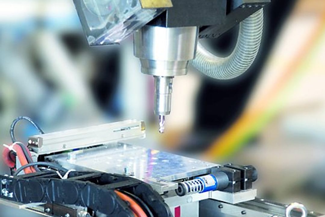 Werkzeugmaschine mit einem Antrieb Werkzeugmaschine mit einem Antrieb