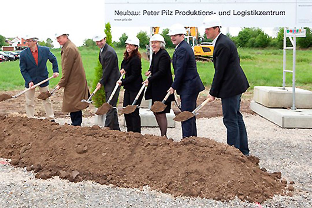 Spatenstich des Neubaus des neuen  Produktions-  und Logistikzentrums von Pilz