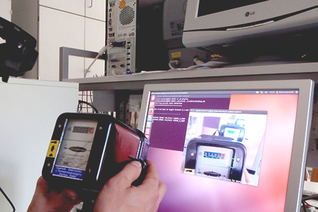Mit Datenbrille Strom-  und Gaszähler ablesen