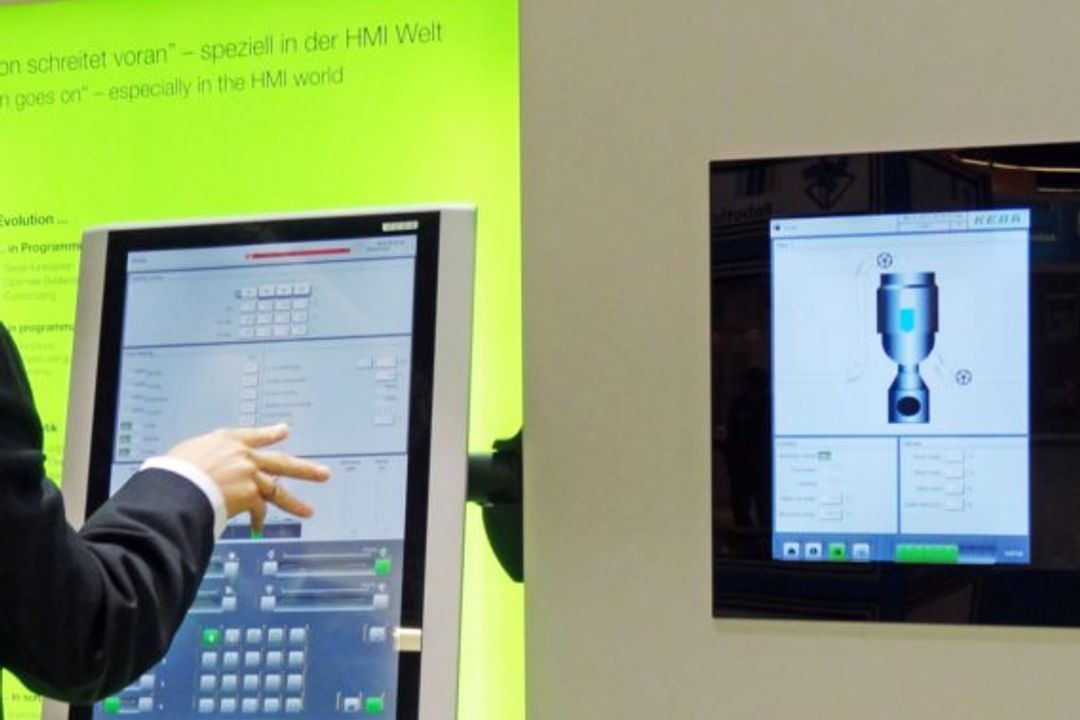 Multitouch-Bedienpanel mit Haptik-Elementen Firma Keba