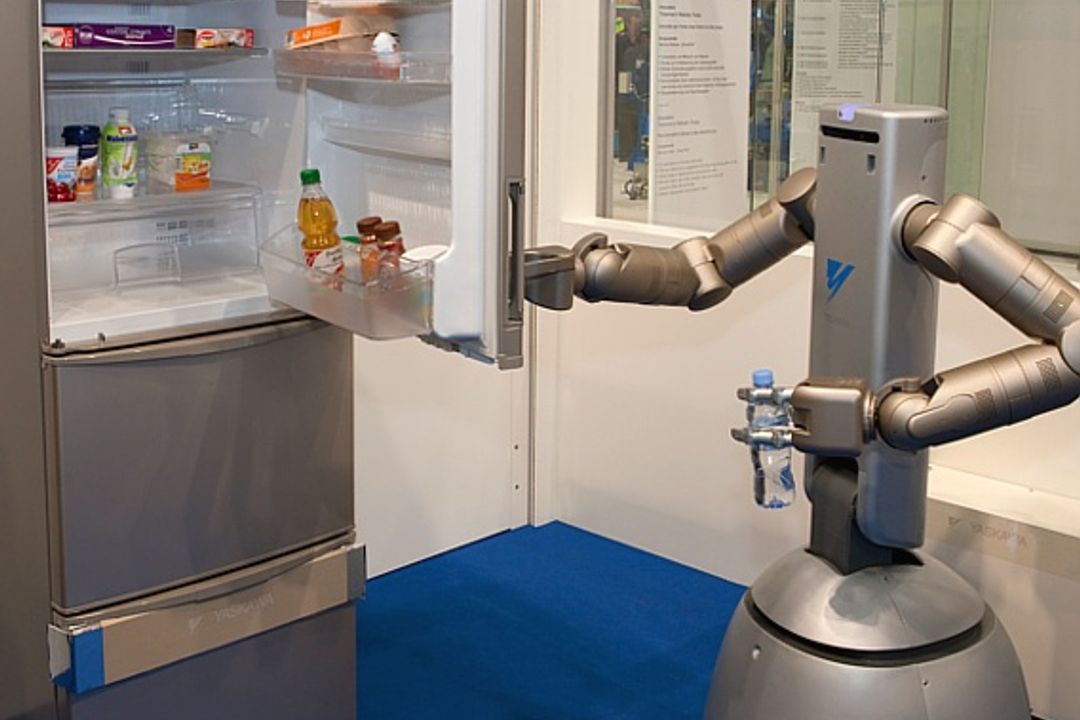 Roboter holt Getränke Roboter holt Getränke