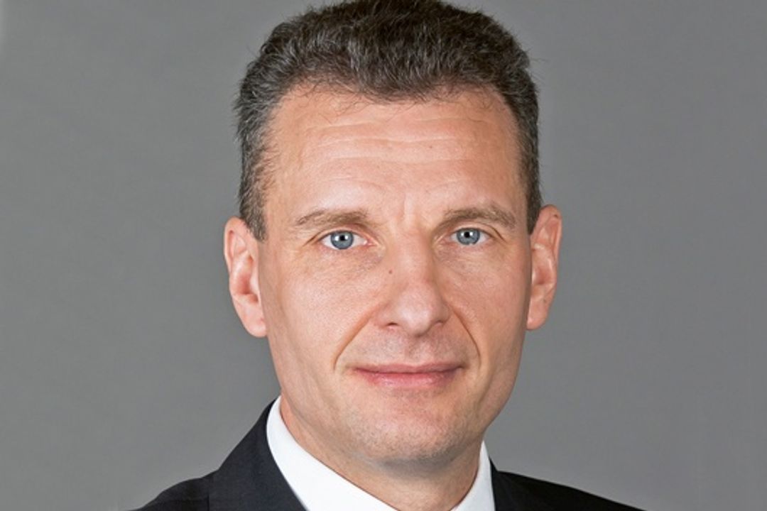 A brief overview of Jens Holzhammer and the Moxa company A brief overview of Jens Holzhammer and the Moxa company