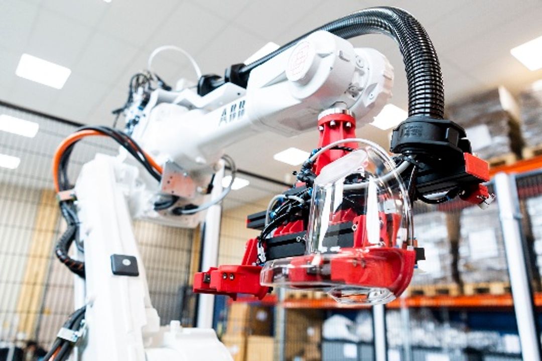 Robot optimizes respirator mask production Robot optimizes respirator mask production