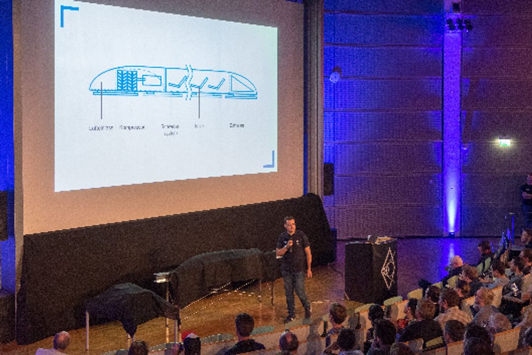 Enthüllung des neuen Hyperloop-Pods Enthüllung des neuen Hyperloop-Pods