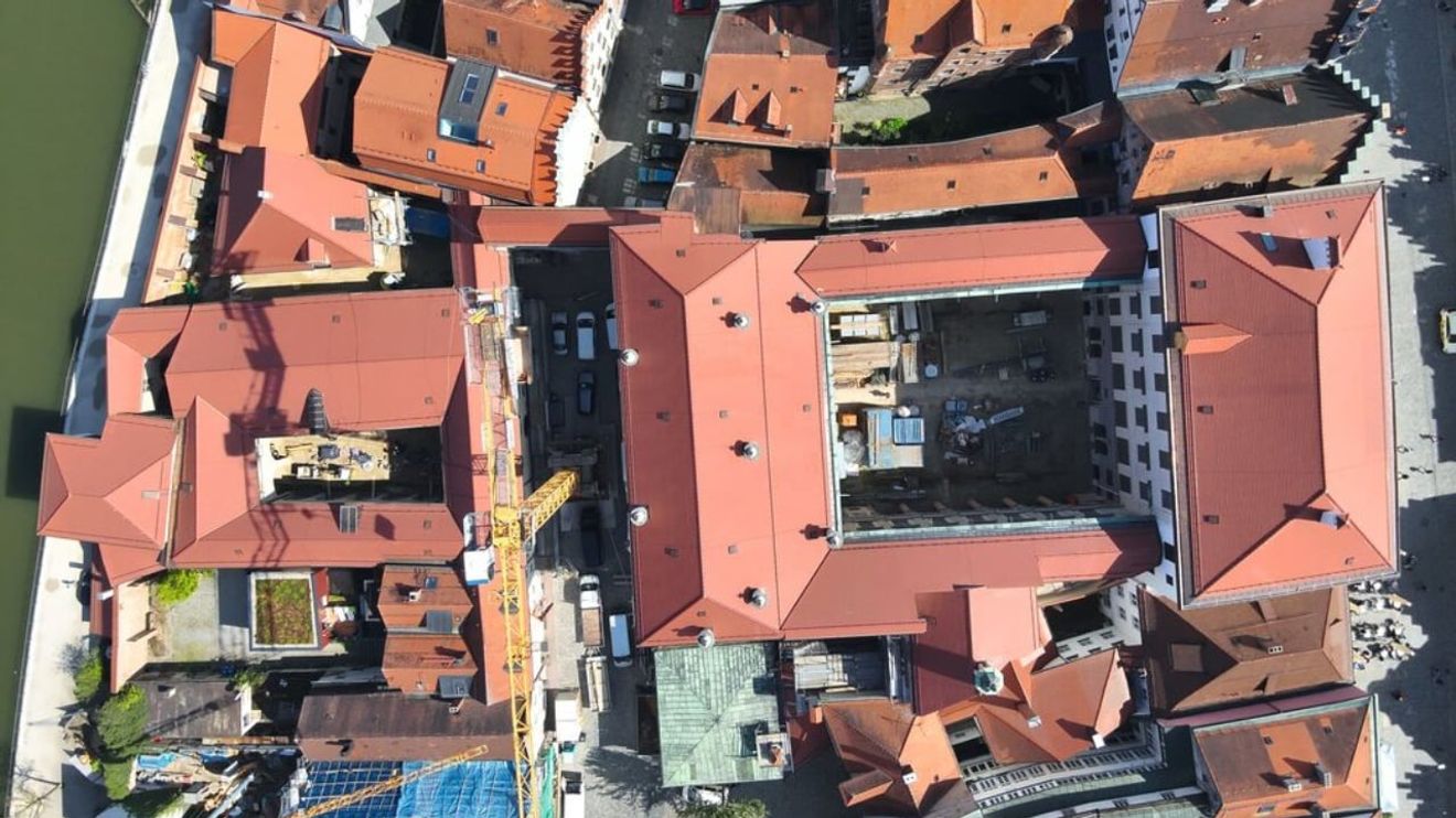 Luftbild der Stadtresidenz Landshut