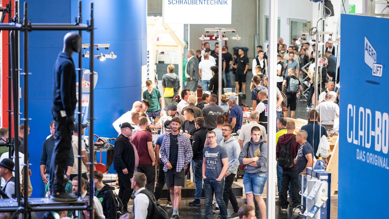 Sechs volle Hallen, 600 erwartete Aussteller und 70 000 Quadratmeter Ausstellungsfläche: Die Prognosen der Dch + Holz International 2024 sehen gut aus (Foto: GHM) Sechs volle Hallen, 600 erwartete Aussteller und 70 000 Quadratmeter Ausstellungsfläche: Die Prognosen der Dch + Holz International 2024 sehen gut aus (Foto: GHM)