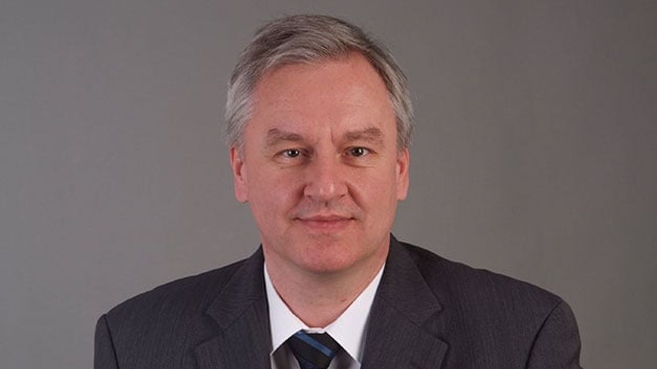 Dr.-Ing. Michael Klos, Yaskawa Europe Dr.-Ing. Michael Klos, Yaskawa Europe