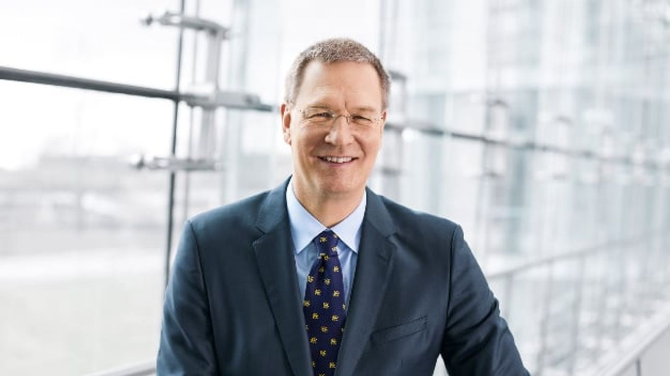Jung-Oliver, Festo Jung-Oliver, Festo