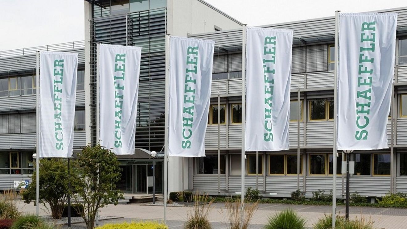 Schaeffler employees protest against job cuts Schaeffler employees protest against job cuts
