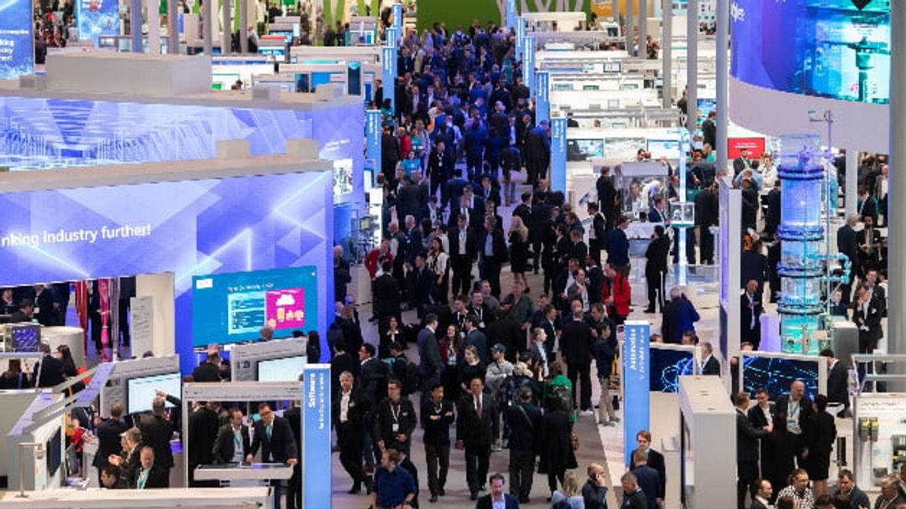 Exhibition hall, Visitors, Hannover Messe