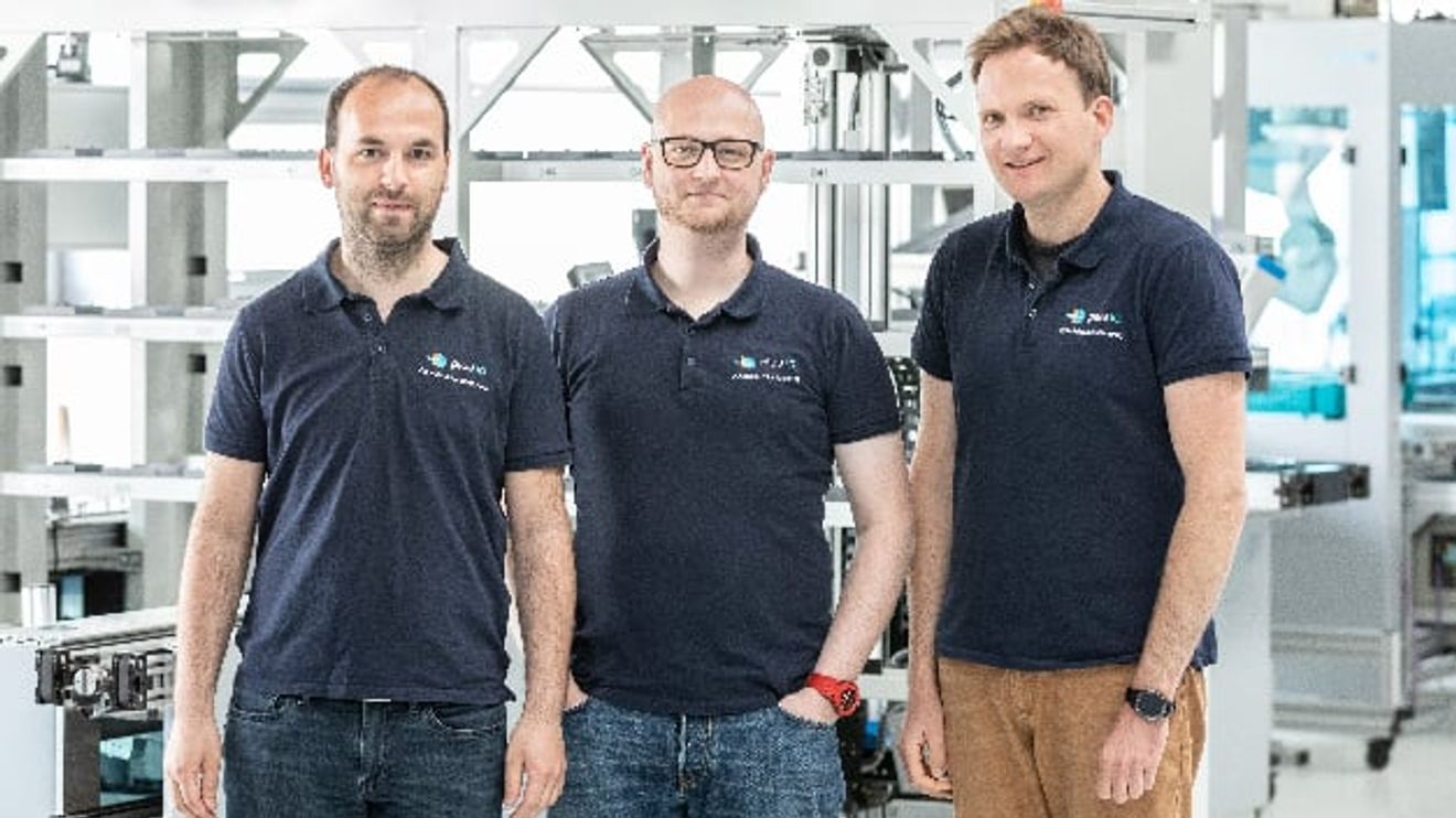 Thomas Hilzbrich, Pablo Mayer und Felix Müller (v. l.) von Plus10