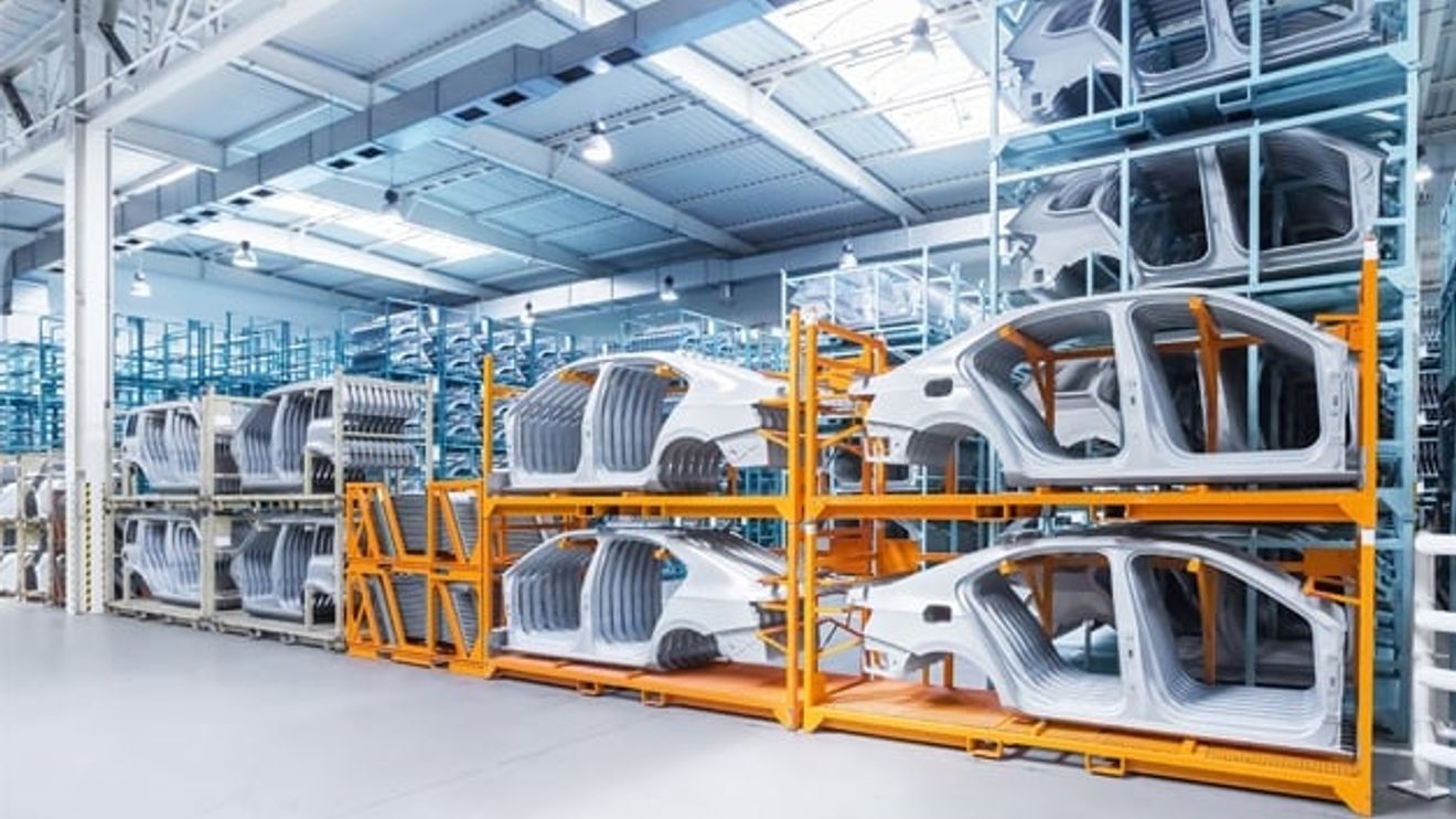 Automobile production hall