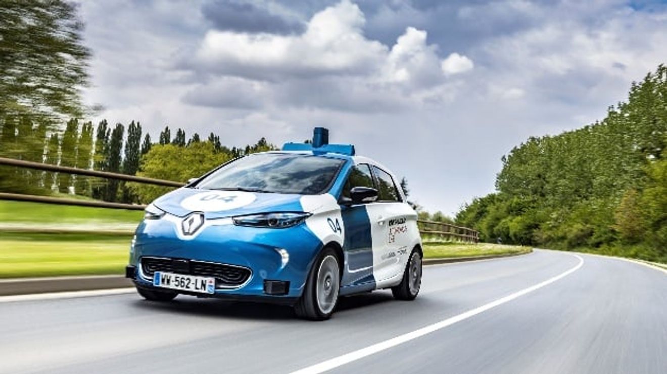Ridesharing field test by Renault in Paris with two autonomous Zoe robo-taxis