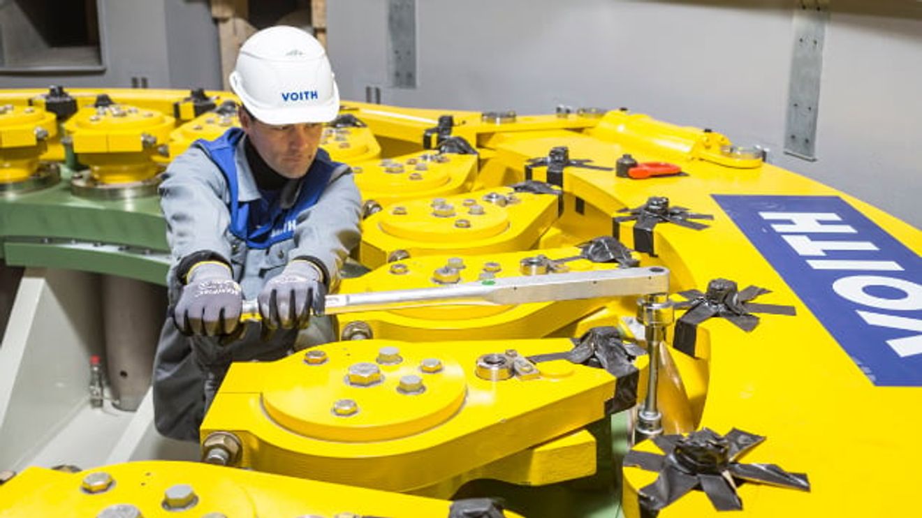 Service work for the hydropower plant by Voith
