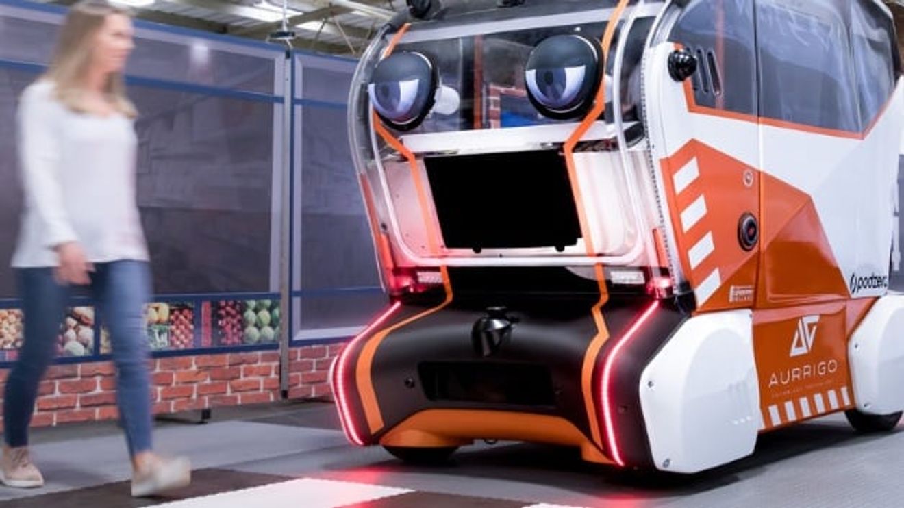 Engineers are cooperating with psychologists to research human trust in self-driving cars. Pods with virtual eyes are being developed for this purpose. Engineers are cooperating with psychologists to research human trust in self-driving cars. Pods with virtual eyes are being developed for this purpose.