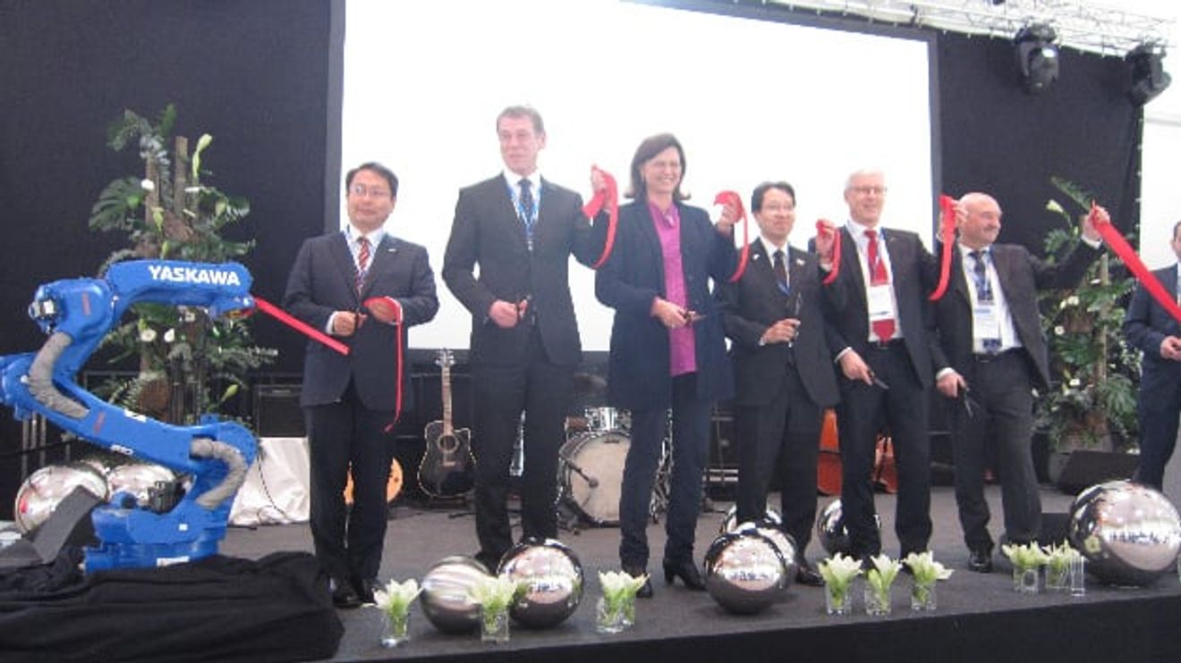 Opening of the Yaskawa extension Opening of the Yaskawa extension