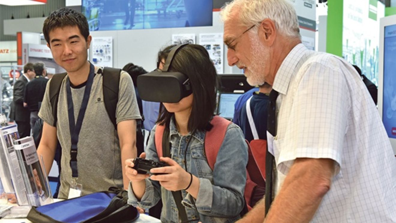 Visitors at the Sensor+Test