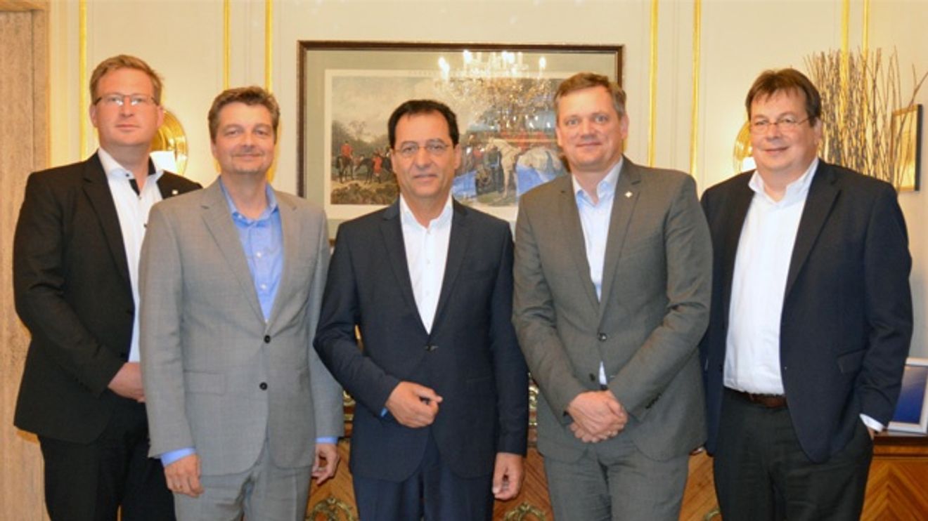 Representatives from Weidmüller and GTI