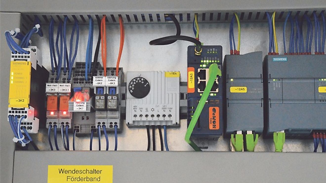 A look inside the Bioselect control cabinet