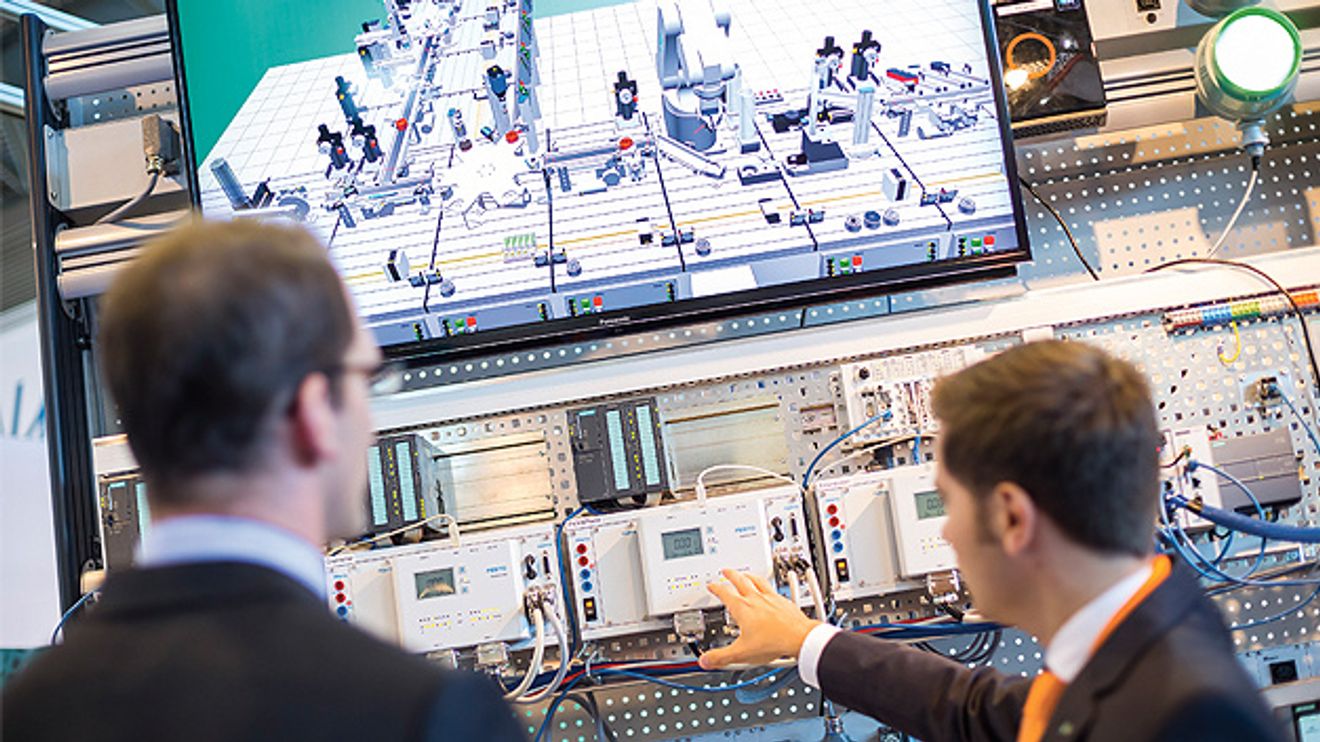 Besucher auf der IT & Business Besucher auf der IT & Business