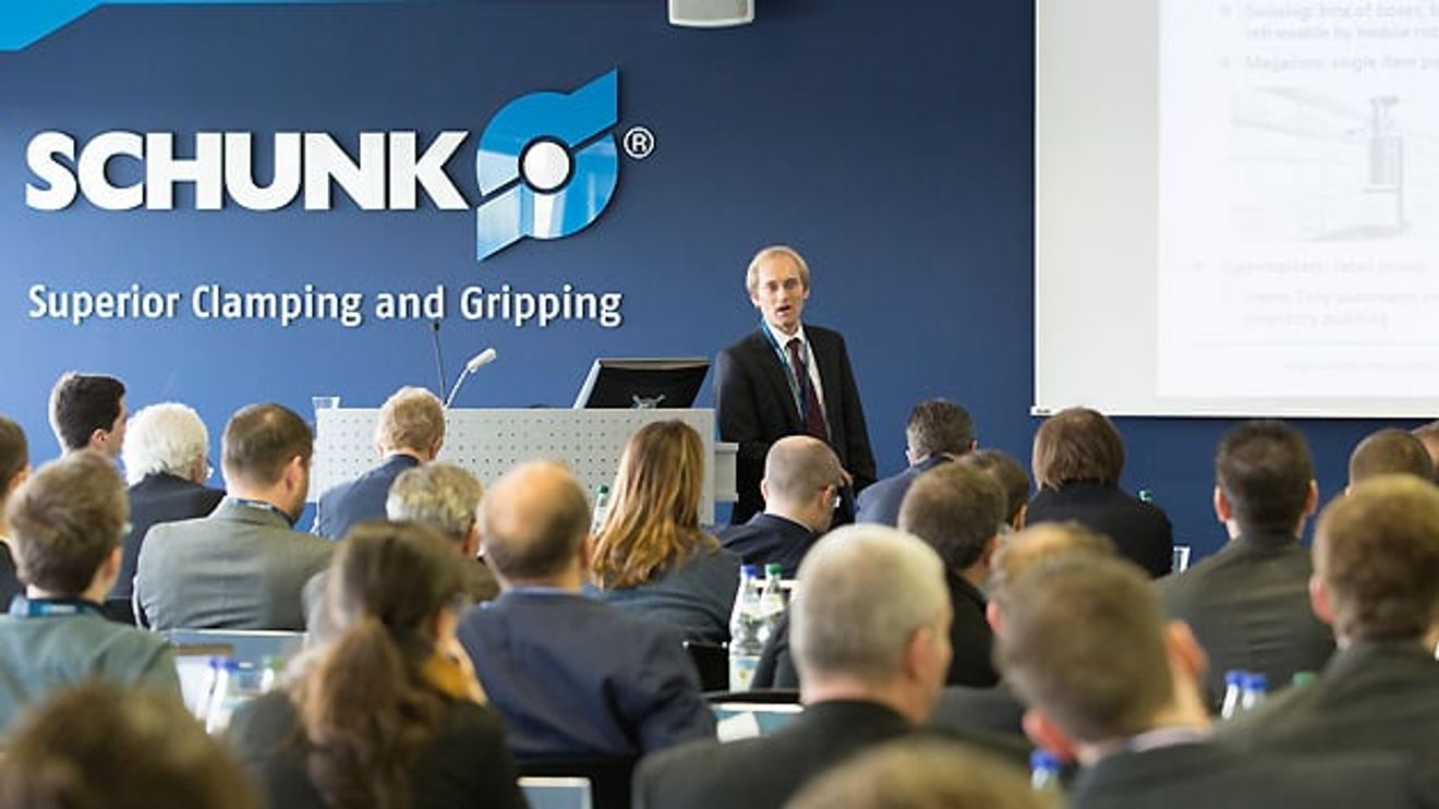 Einer der 22 Referenten auf den Schunk Expert Days on Service Robotics